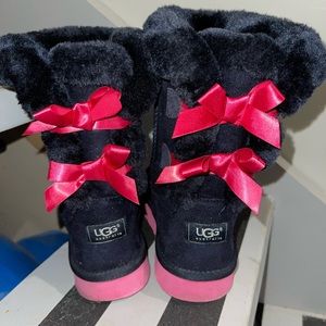 pink/black bailey ugg boots
